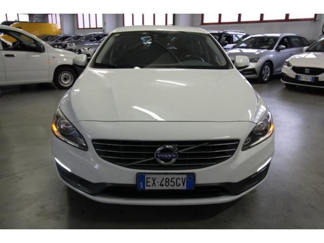 VOLVO V60 (2010) D3 Business