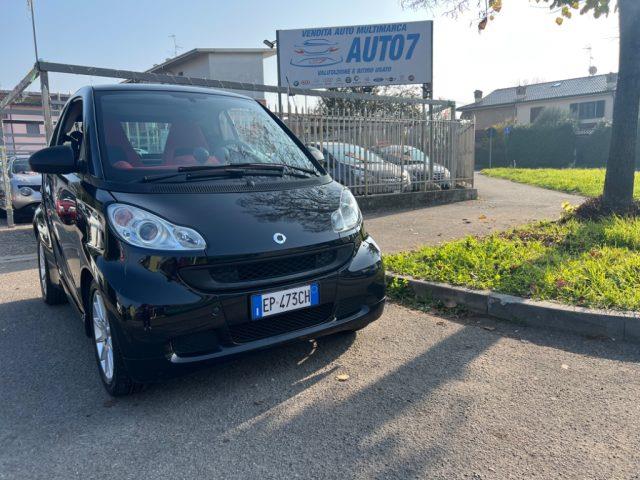 SMART FORTWO 1000 52 kW MHD coupé White Tailor Made