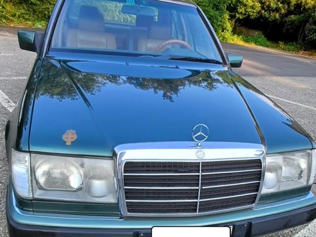 MERCEDES SERIE 200-300 E-16