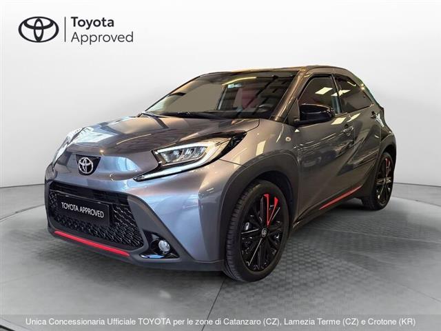 TOYOTA AYGO X BY UNDERCOVER JUN TAKAHASHI Aygo X 1.0 VVT-i 72 CV 5p. Undercover