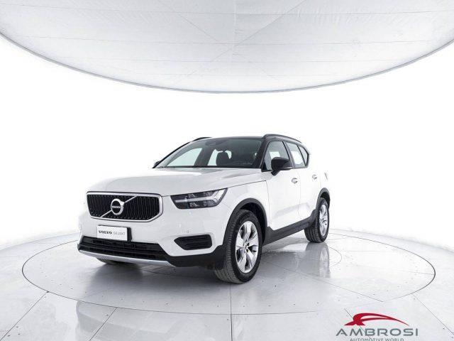 VOLVO XC40 D3 Momentum - AUTOCARRO N1