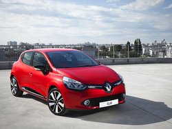 RENAULT CLIO TCe 12V 90 CV 5 porte Moschino Intens