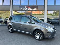 VOLKSWAGEN TOURAN 1.6 Conceptline