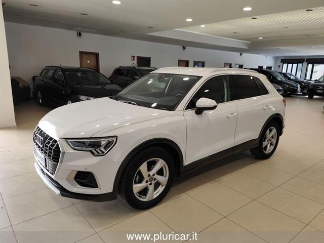 AUDI Q3 35 TDI S tronic Business Advanced