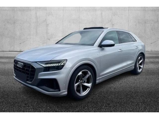 AUDI Q8 55 TFSI quattro tiptronic Sport