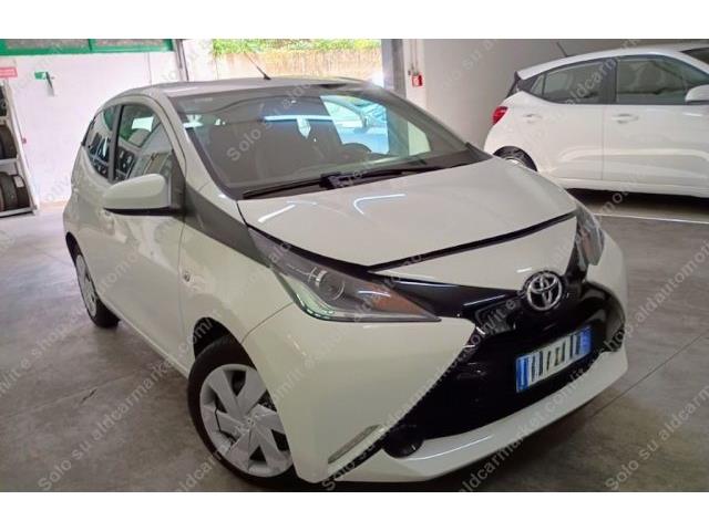 TOYOTA AYGO 1.0 VVT-i 69 CV 5 porte x-business