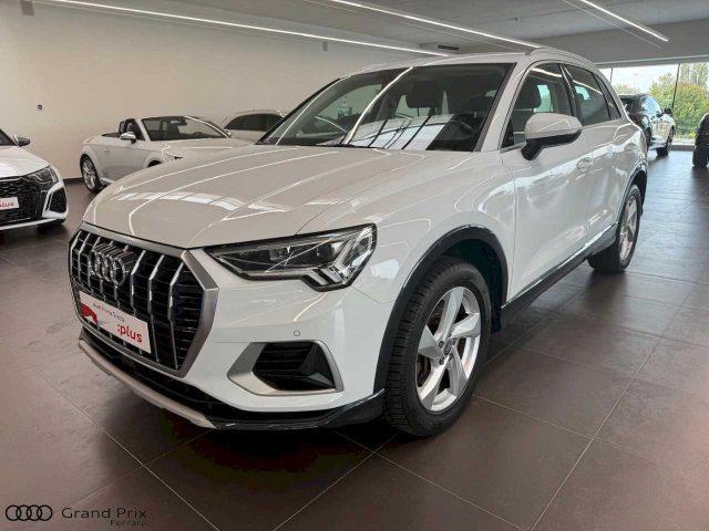 AUDI Q3 40 TDI quattro S tronic Business Advanced