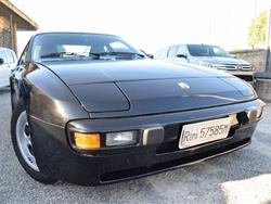 PORSCHE 944 