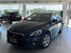 VOLVO V40 CROSS COUNTRY D3 Momentum