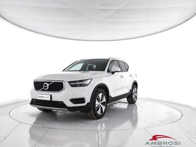 VOLVO XC40 T2 Geartronic Momentum Pro