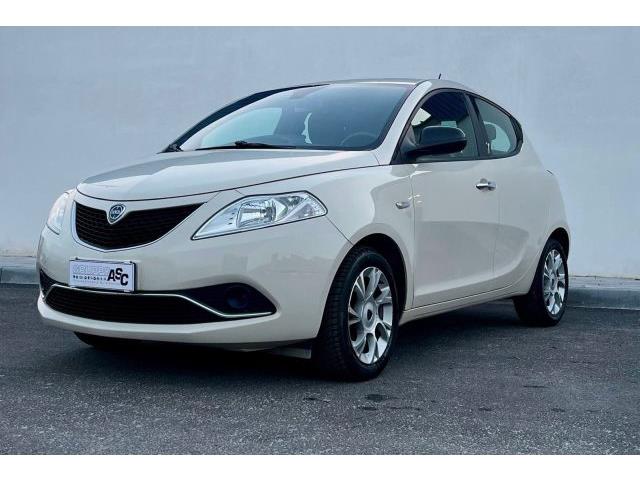 LANCIA YPSILON 1.2 BENZ 69 CV 5 porte Gold ADATTA A NEOPATENTATI