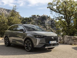 DS 7 
          DS7 CROSSBACK 1.5 BLUEHDI PERFORMANCE LINE+ 130CV