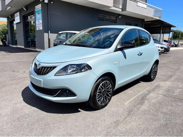 LANCIA Ypsilon 1.0 firefly hybrid Platino s&s 70cv