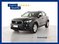 VOLVO XC40 B4 AWD Geartronic Momentum Pro