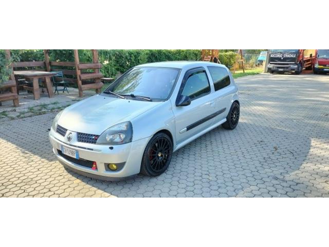 RENAULT Clio 2.0 16v Sport 3p