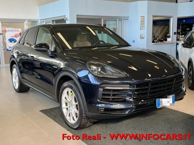 PORSCHE CAYENNE 3.0 V6 E-Hybrid PHEV IVA ESPOSTA