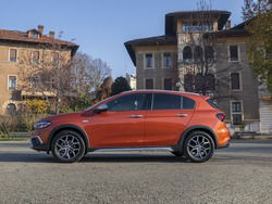 FIAT TIPO CROSS 5 PORTE E SW Station Wagon My23 1.6 130cv Ds Sw Tipo