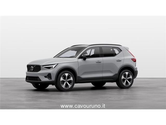 VOLVO XC40 B3 automatico Ultimate Dark