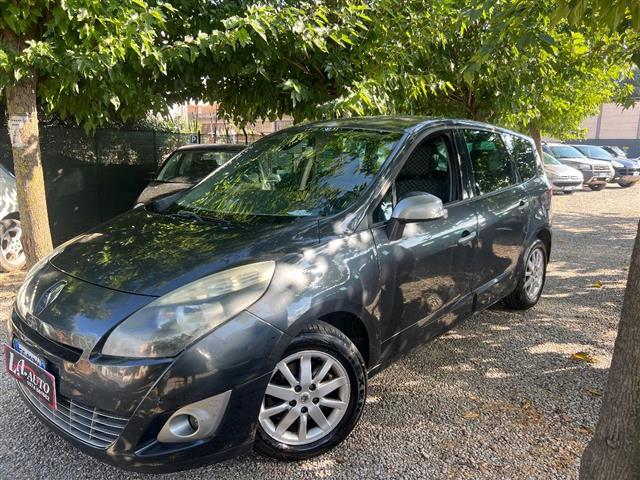 RENAULT ScÃ©nic 1.5 dci Confort c/TomTom 7 posti