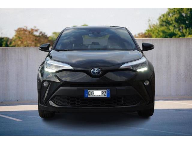 TOYOTA C-HR 1.8 Hybrid E-CVT Business