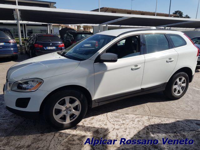 VOLVO XC60 D4 4WD Momentum