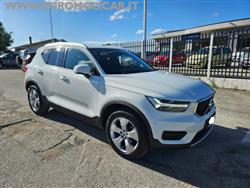VOLVO XC40 2.0 D3 Momentum 150cv