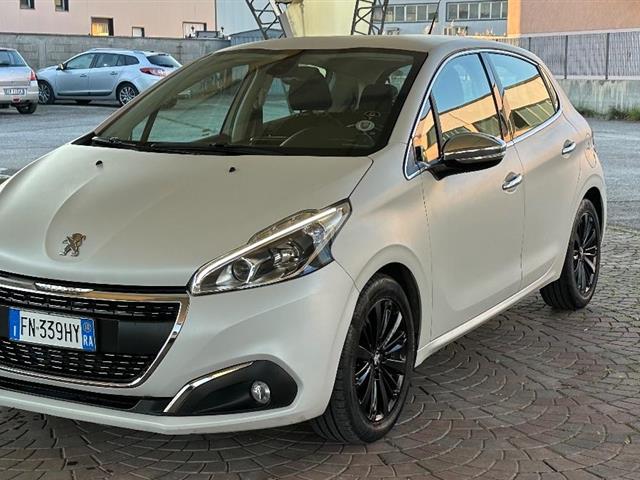 PEUGEOT 208 1.6 e-HDi 92 CV S&S 5p. Allure