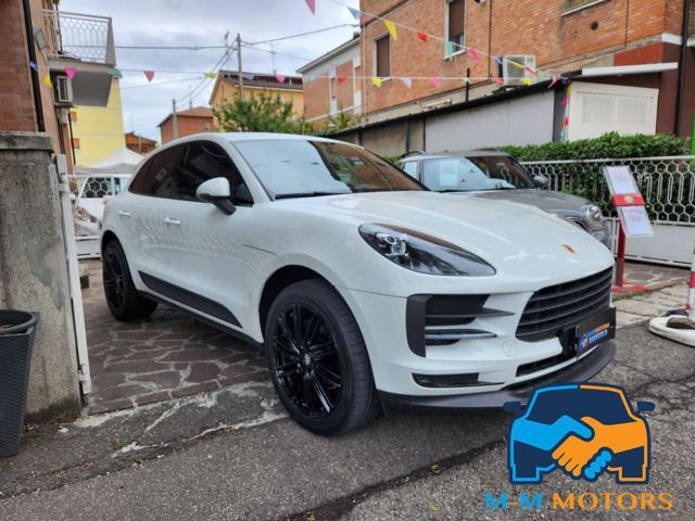 PORSCHE MACAN 2.0