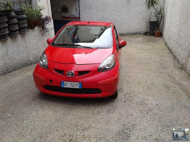 TOYOTA Aygo turbodiesel 5 porte Sol