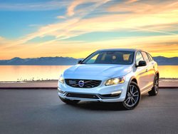 VOLVO V60 CROSS COUNTRY 2.0 D4 Pro AWD Geartronic my20 V60 1.6 D2 KINETIC