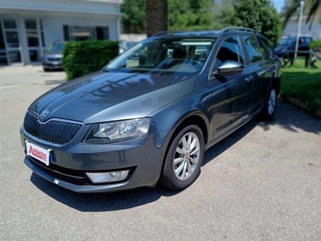 SKODA OCTAVIA 1.6 TDI CR 105 CV DSG Wagon Executive