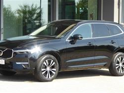 VOLVO XC60 B4 (d) Geartronic Momentum Pro