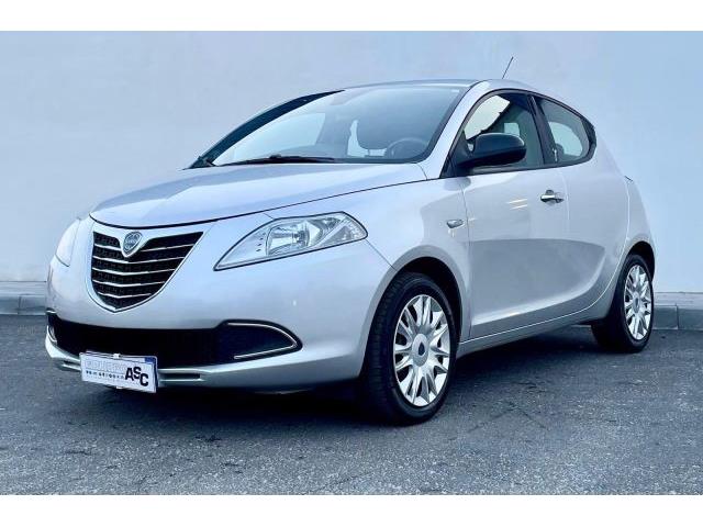 LANCIA YPSILON 1.2 BENZ 69 CV 5porte ADATTA NEOPATENTATI Platinum