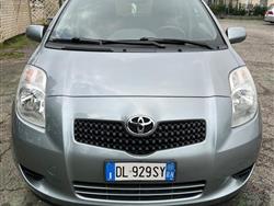 TOYOTA Yaris 1.0 5p. Sol