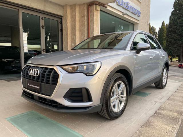 AUDI Q3 35 2.0 TDI S tronic Business COCKPIT