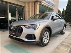 AUDI Q3 35 2.0 TDI S tronic Business COCKPIT