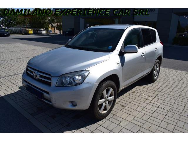 TOYOTA RAV4 2.2 D-4D 136 CV AUTOCARRO