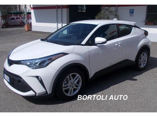 TOYOTA C-HR 1.8 HYBRID 8.000 KM E-CVT BUSINESS