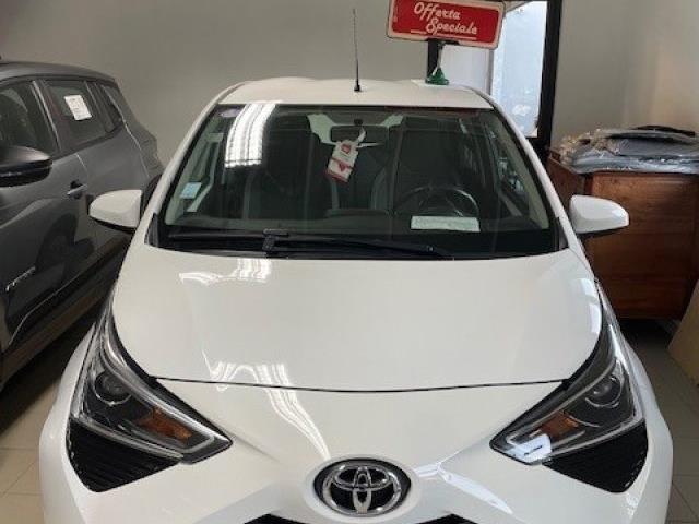 TOYOTA AYGO Connect 1.0 VVT-i 72CV 5 porte x-business AUTO