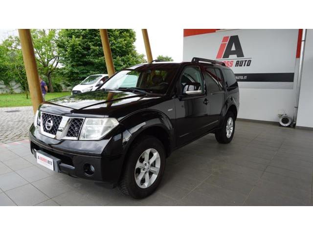 NISSAN PATHFINDER 2.5 dCi LE