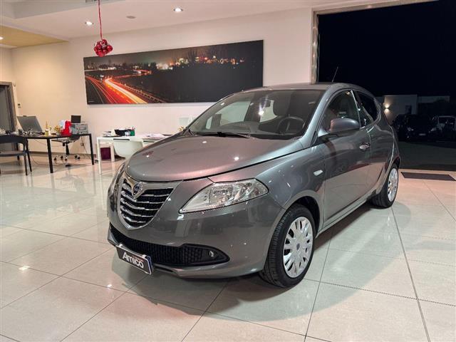 LANCIA Ypsilon 1.2 69 CV 5 porte Gold