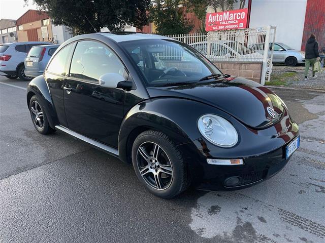 VOLKSWAGEN New Beetle 1.6