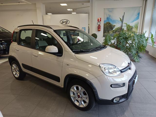 FIAT PANDA 0.9 TwinAir Turbo Natural Power Trekking