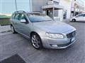 VOLVO V70 D5 Momentum