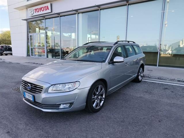 VOLVO V70 D5 Momentum