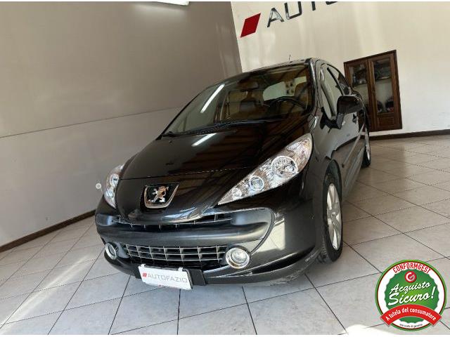 PEUGEOT 207 1.6 HDi 110CV 5p. Féline