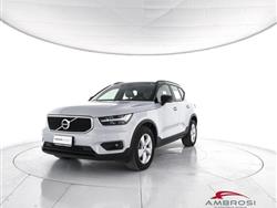 VOLVO XC40 D3 MOMENTUM