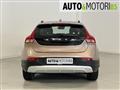 VOLVO V40 CROSS COUNTRY D2 Momentum