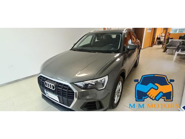 AUDI Q3 35 TDI Business Advanced