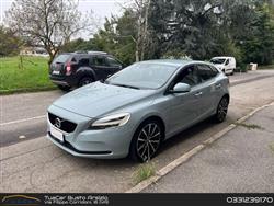 VOLVO V40 Momentum 2.0 D2